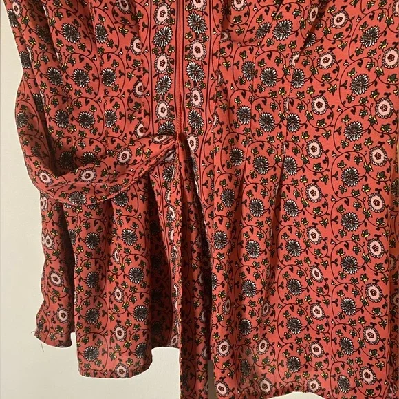 FLORAL Tunic (S) Relaxed V-neck with Butterfly Sleeve, Signed Back/Belted Waist - Picture 9 of 11